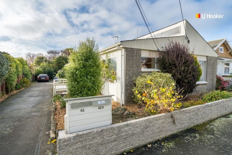 Photo of property in 42a Beach Street, Saint Clair, Dunedin, 9012