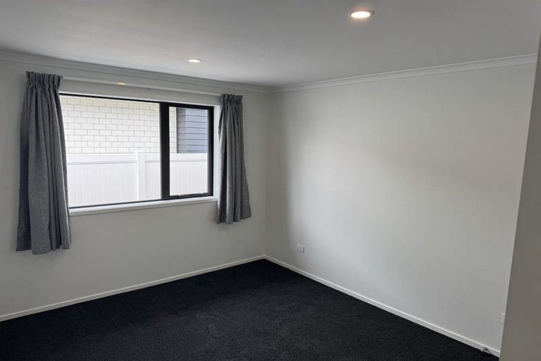 Photo of property in 39 Kaurinui Crescent, One Tree Point, 0118