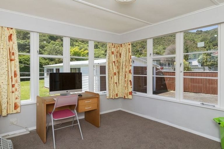 Photo of property in 15 Wilkie Crescent, Naenae, Lower Hutt, 5011