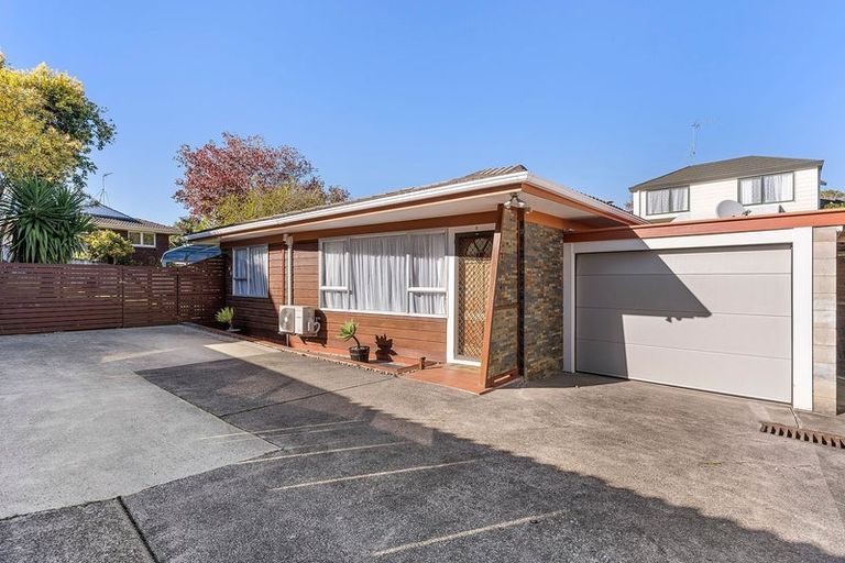 Photo of property in 4/112 Gossamer Drive, Pakuranga Heights, Auckland, 2010