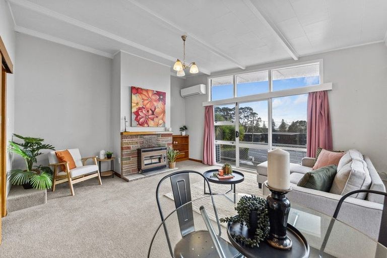 Photo of property in 37c Breakwater Road, Moturoa, New Plymouth, 4310