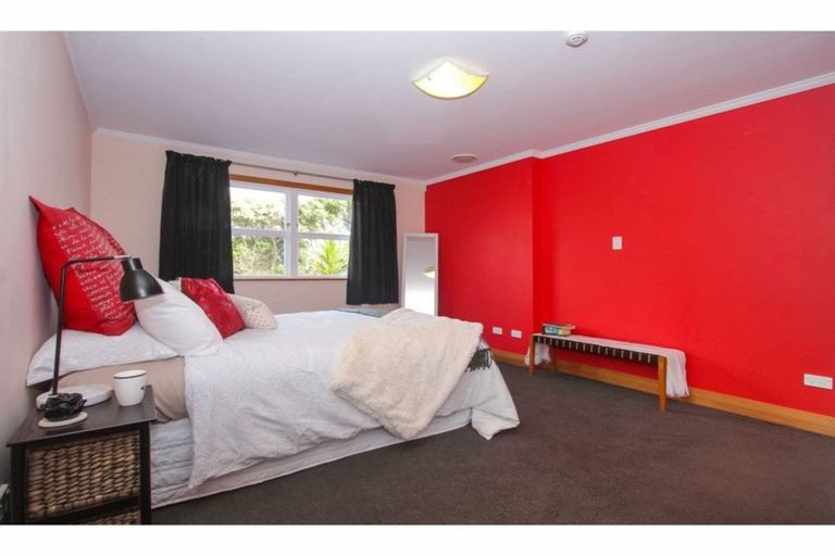 Photo of property in 24 Howard Road, Northcote, Auckland, 0627
