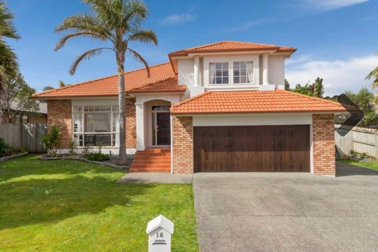 Photo of property in 16 Dairyland Drive, East Tamaki Heights, Auckland, 2016