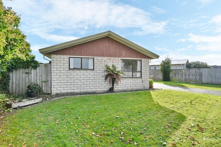 Photo of property in 31 Tyrone Street, Belfast, Christchurch, 8051