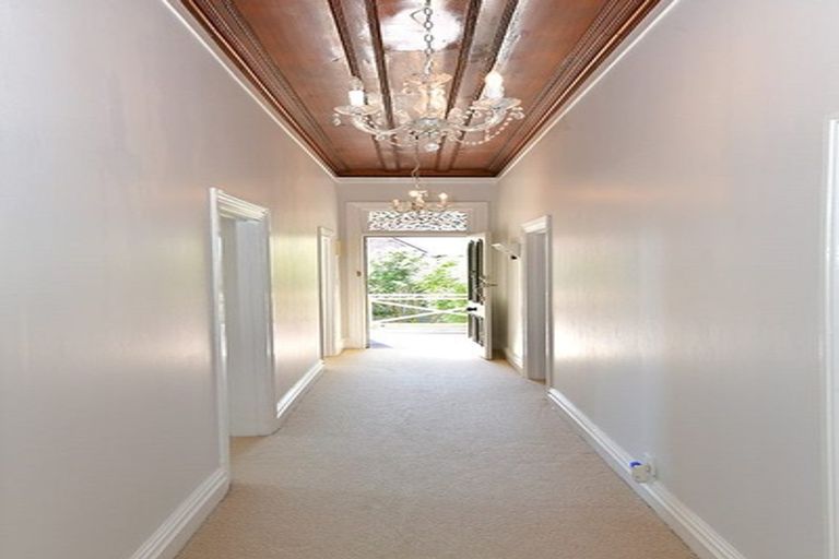 Photo of property in 1 Garfield Road, Helensville, 0800