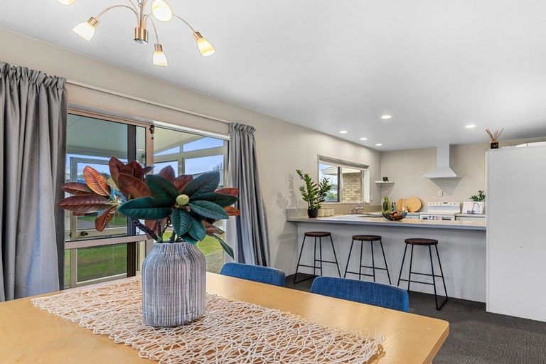 Photo of property in 72 Evans Road, Papamoa Beach, Papamoa, 3118