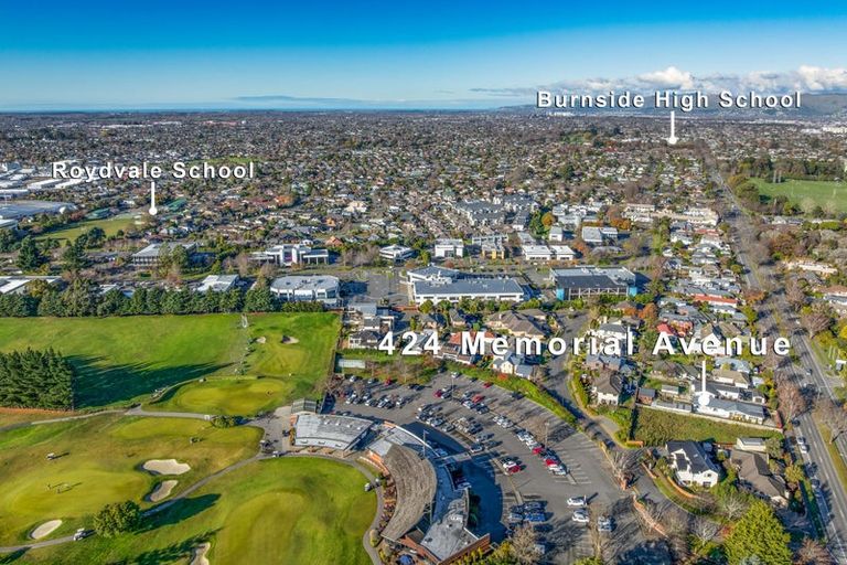 Photo of property in 424 Memorial Avenue, Burnside, Christchurch, 8053
