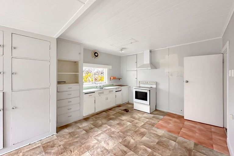 Photo of property in 42 Karaka Street, Castlecliff, Whanganui, 4501