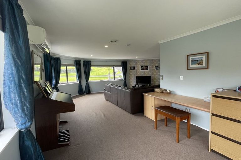 Photo of property in 30 Kestrel Avenue, Welcome Bay, Tauranga, 3112