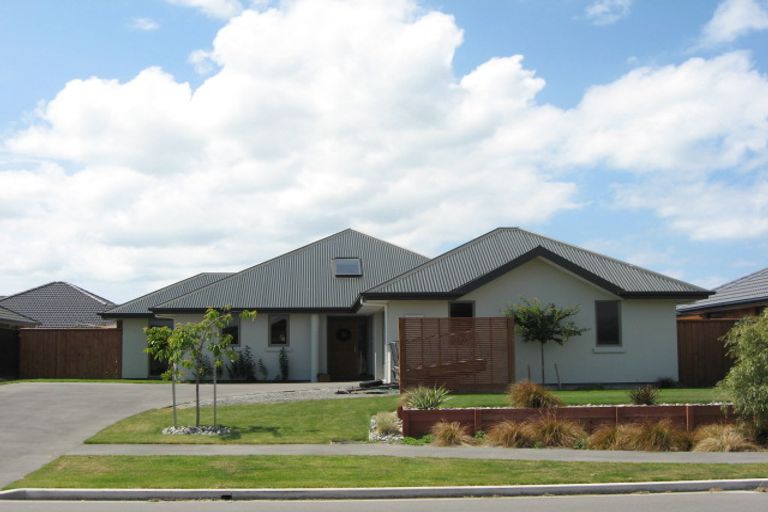 Photo of property in 40 Bottle Lake Drive, Parklands, Christchurch, 8083