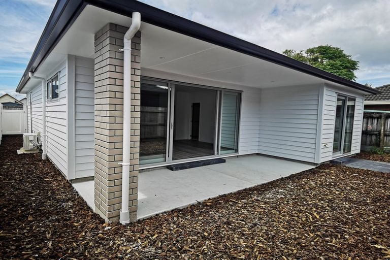 Photo of property in 25c Lillian Place, Orewa, 0931