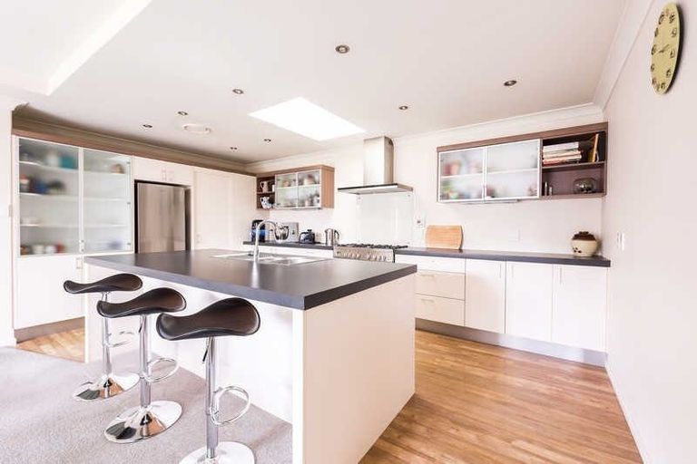 Photo of property in 19 Sovereign Gardens, Halswell, Christchurch, 8025