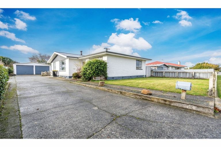 Photo of property in 22 Dunbeath Crescent, Kew, Invercargill, 9812