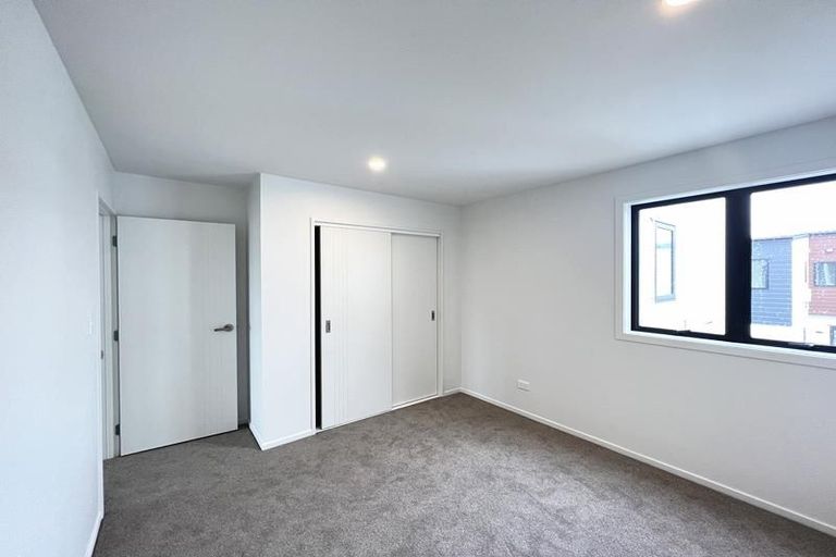 Photo of property in 11 Aramata Road, Papakura, 2110