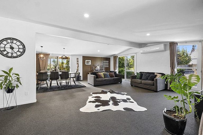 Photo of property in 21 Calgher Avenue, Waitara, 4320