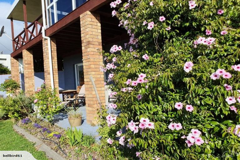 Photo of property in 12 Matai Place, Waikawa, Picton, 7220