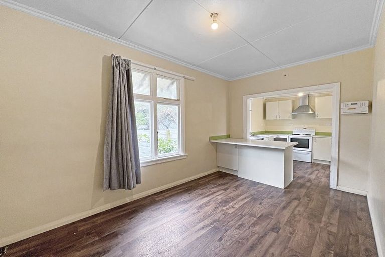 Photo of property in 37 Manuka Street, Castlecliff, Whanganui, 4501
