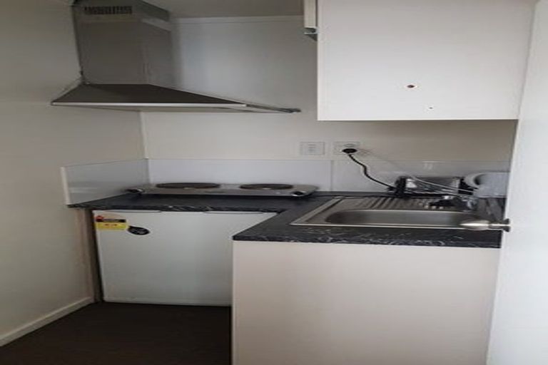 Photo of property in 8c Schnapper Rock Road, Schnapper Rock, Auckland, 0632