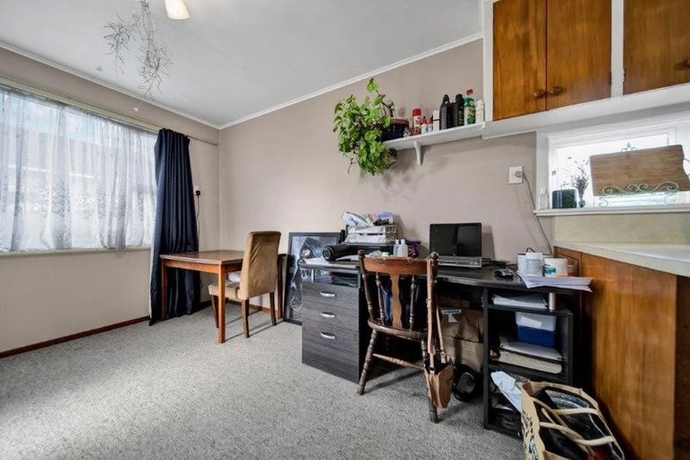 Photo of property in 10 Douglas Street, Hawera, 4610