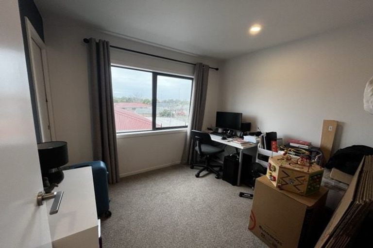 Photo of property in 6/4 Harry Ward Place, Henderson, Auckland, 0610