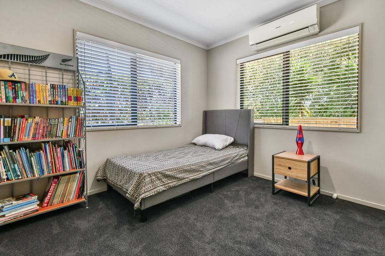 Photo of property in 11a Logan Place, Waiuku, 2123