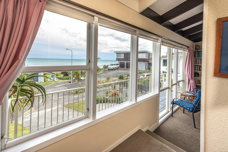 Photo of property in 4 Kapiti Terrace, Castlecliff, Whanganui, 4501