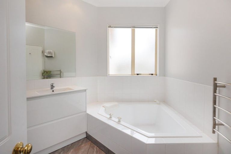 Photo of property in 9 Balmoral Drive, Terrace End, Palmerston North, 4410