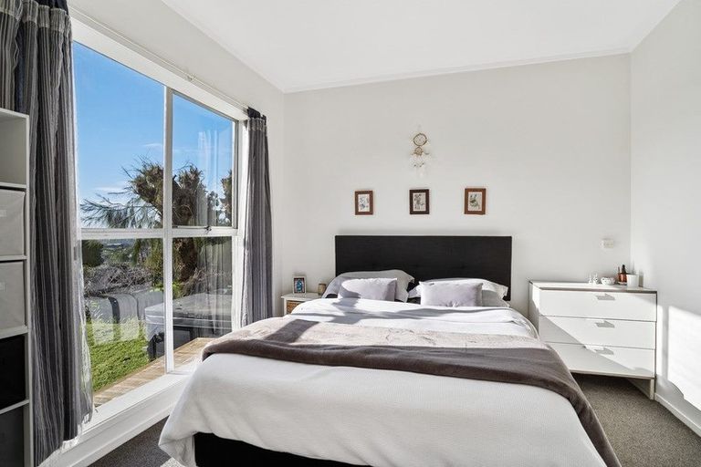 Photo of property in 43 Agincourt Street, Glenfield, Auckland, 0629