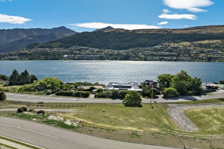 Photo of property in 3 Spring Hill Road, Kelvin Heights, Queenstown, 9300