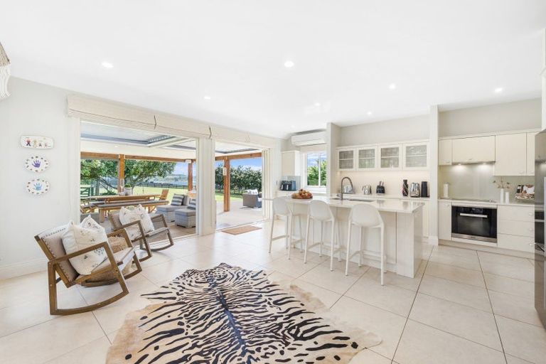 Photo of property in 287 Clifton Road, Whitford, Howick, 2571