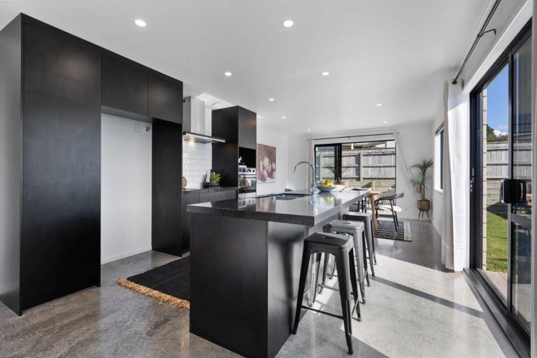 Photo of property in 13 Rua Place, Bell Block, New Plymouth, 4312