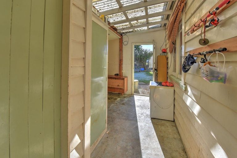 Photo of property in 9 Essex Street, Mossburn, 9792