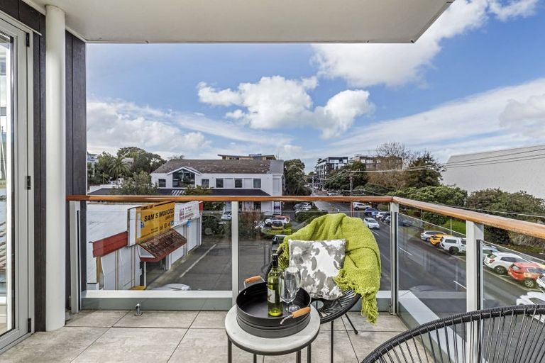 Photo of property in Norfolk Apartments, 201/19 Bute Road, Browns Bay, Auckland, 0630