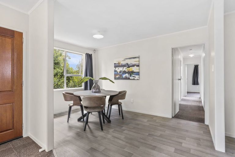 Photo of property in 100 Solar Road, Glen Eden, Auckland, 0602