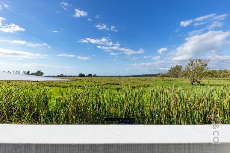 Photo of property in 15a Springs Road, Parakai, 0830