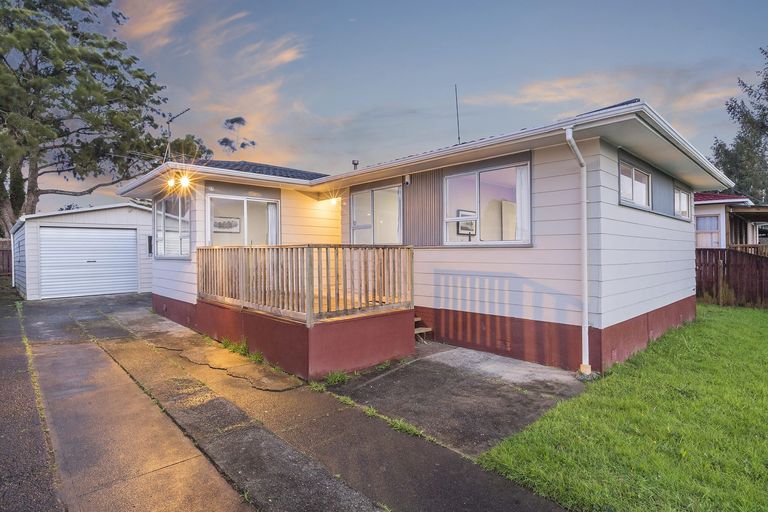 Photo of property in 27 Sandrine Avenue, Clover Park, Auckland, 2019