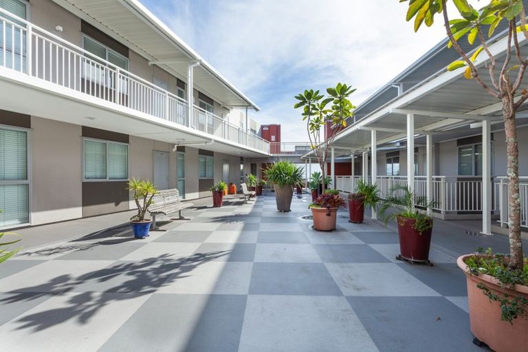 Photo of property in Algarve Apartments, 313/332 Maunganui Road, Mount Maunganui, 3116