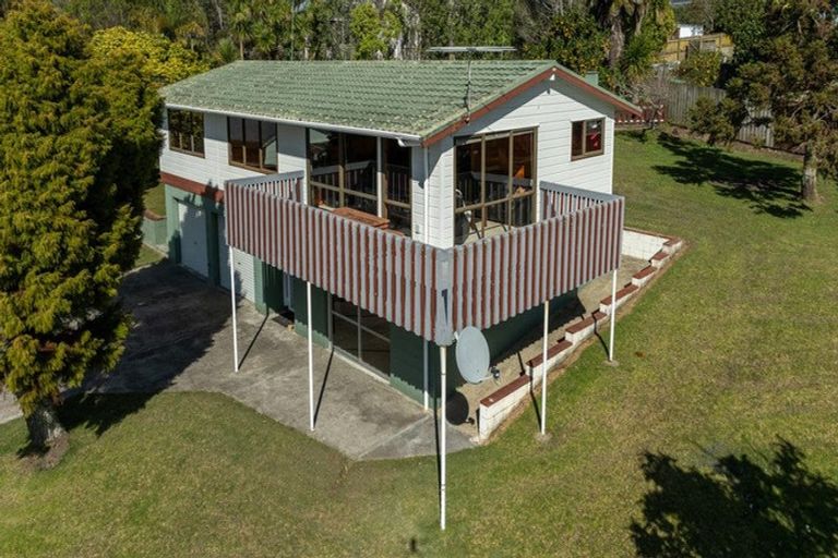 Photo of property in 13 Rautawhiri Road, Helensville, 0800