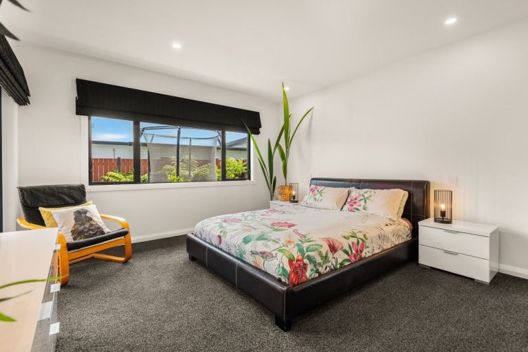 Photo of property in 6 Stratford Court, Fitzherbert, Palmerston North, 4410