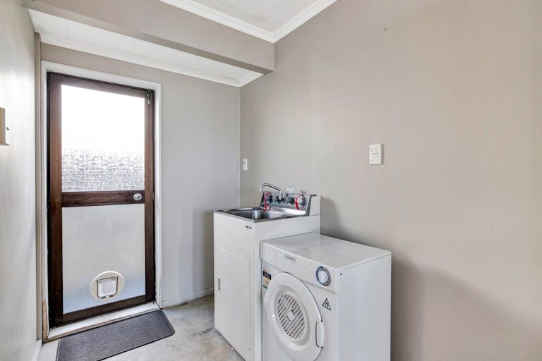 Photo of property in 1/17 Roy Terrace, Moturoa, New Plymouth, 4310