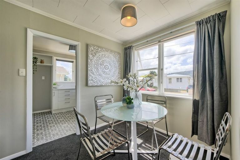 Photo of property in 1/18 Benge Crescent, Clouston Park, Upper Hutt, 5018