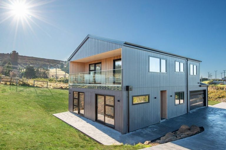 Photo of property in 22 Macleod Avenue, Halfway Bush, Dunedin, 9010