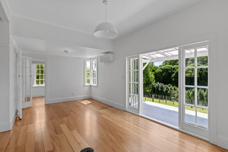 Photo of property in 72 Pebble Brook Road, Waitoki, 0994