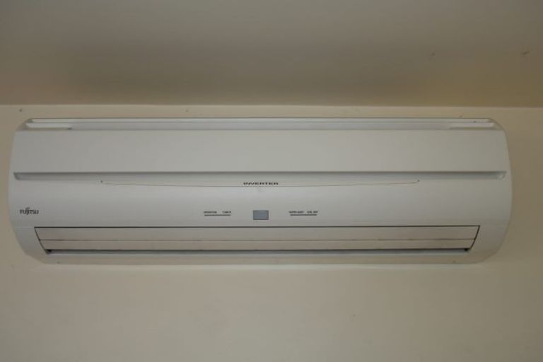 Photo of property in 2/27 Burdale Street, Riccarton, Christchurch, 8011