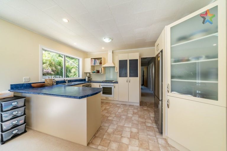 Photo of property in 4 Tarras Grove, Kelson, Lower Hutt, 5010