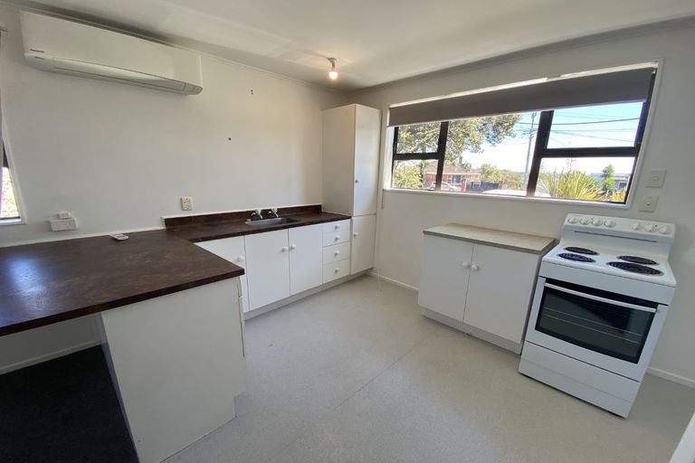 Photo of property in 40 West Coast Road, Glen Eden, Auckland, 0602