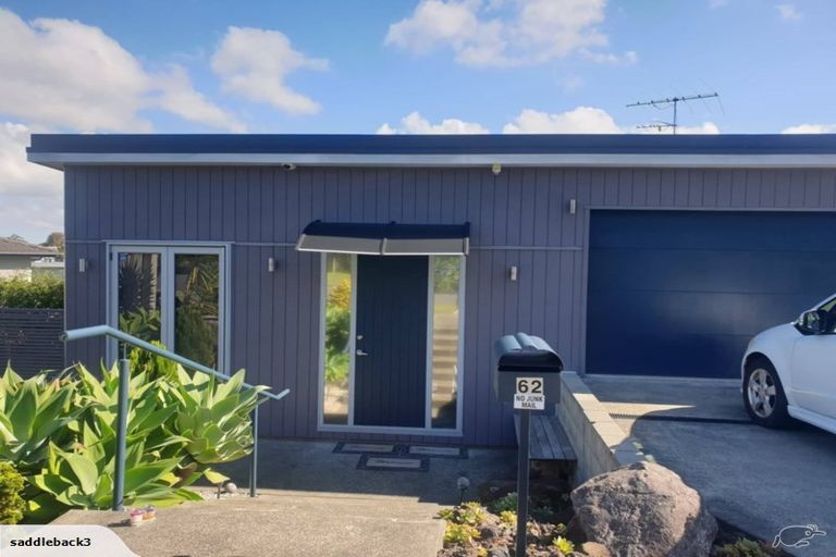 Photo of property in 62 Rising Parade, Fairview Heights, Auckland, 0632