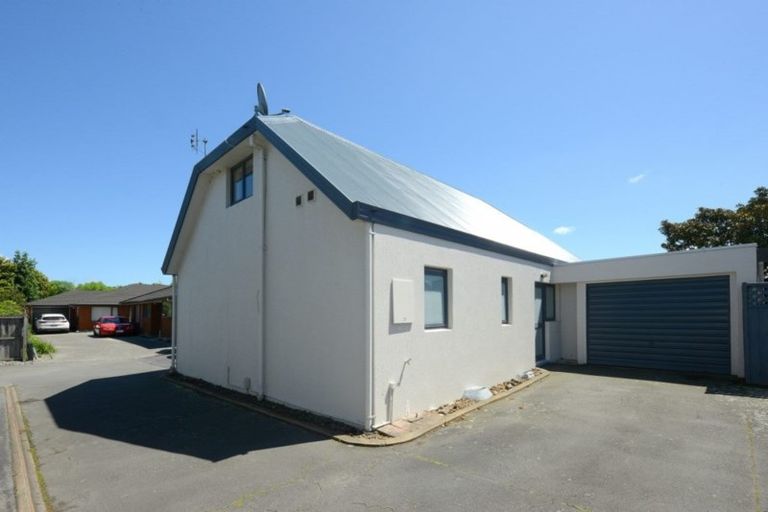 Photo of property in 2/109 Lincoln Road, Addington, Christchurch, 8024