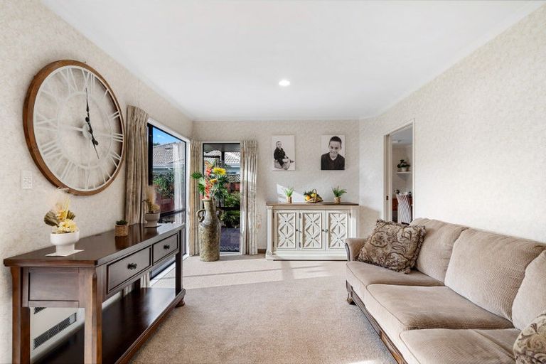 Photo of property in 1 Hyatt Grove, Greenmeadows, Napier, 4112