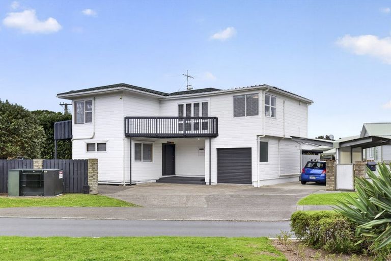 Photo of property in 250 Centreway Road, Orewa, 0931